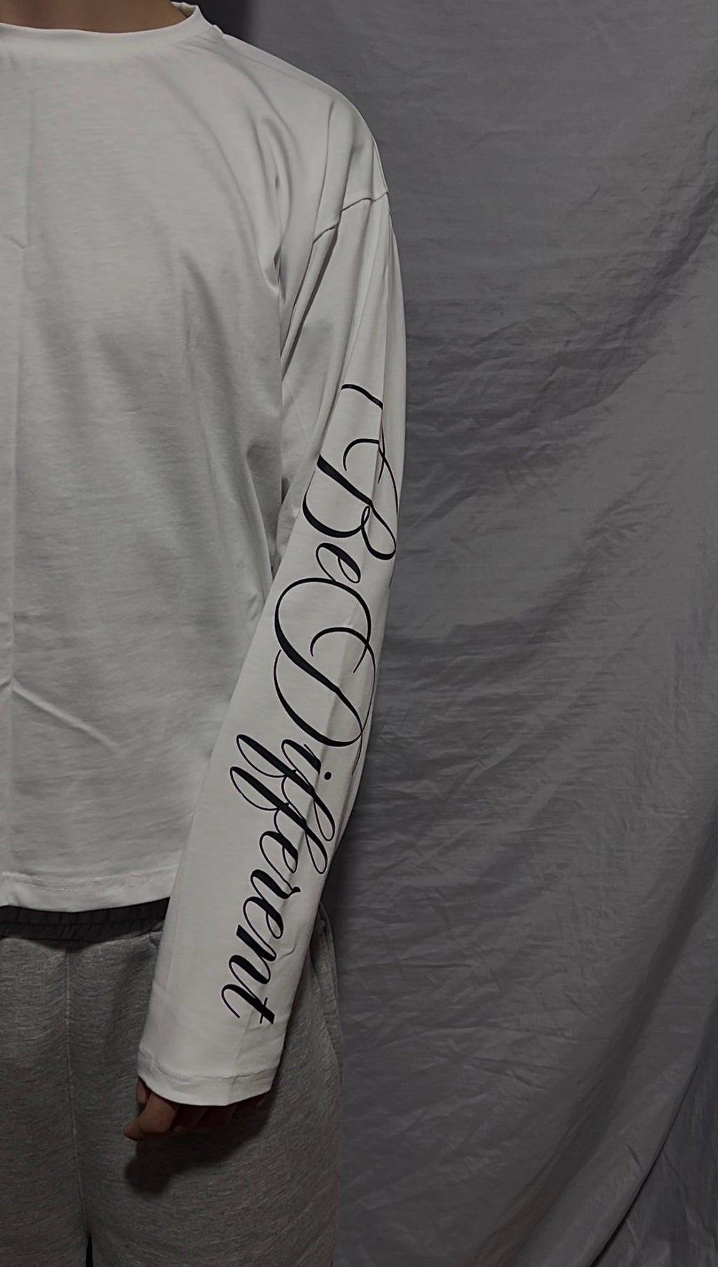 "BEDIFFERENT" LONG SLEEVE