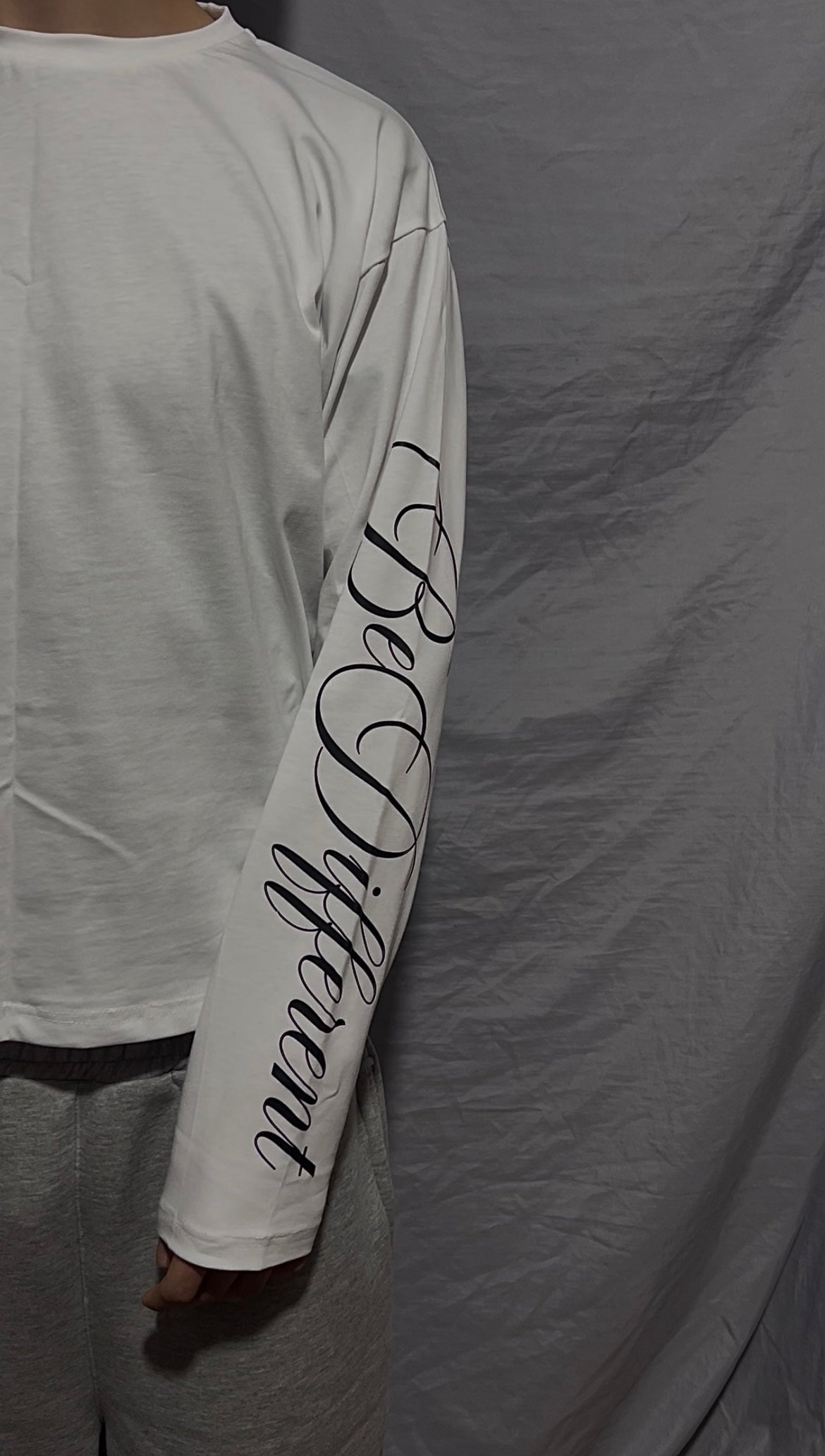 "BEDIFFERENT" LONG SLEEVE