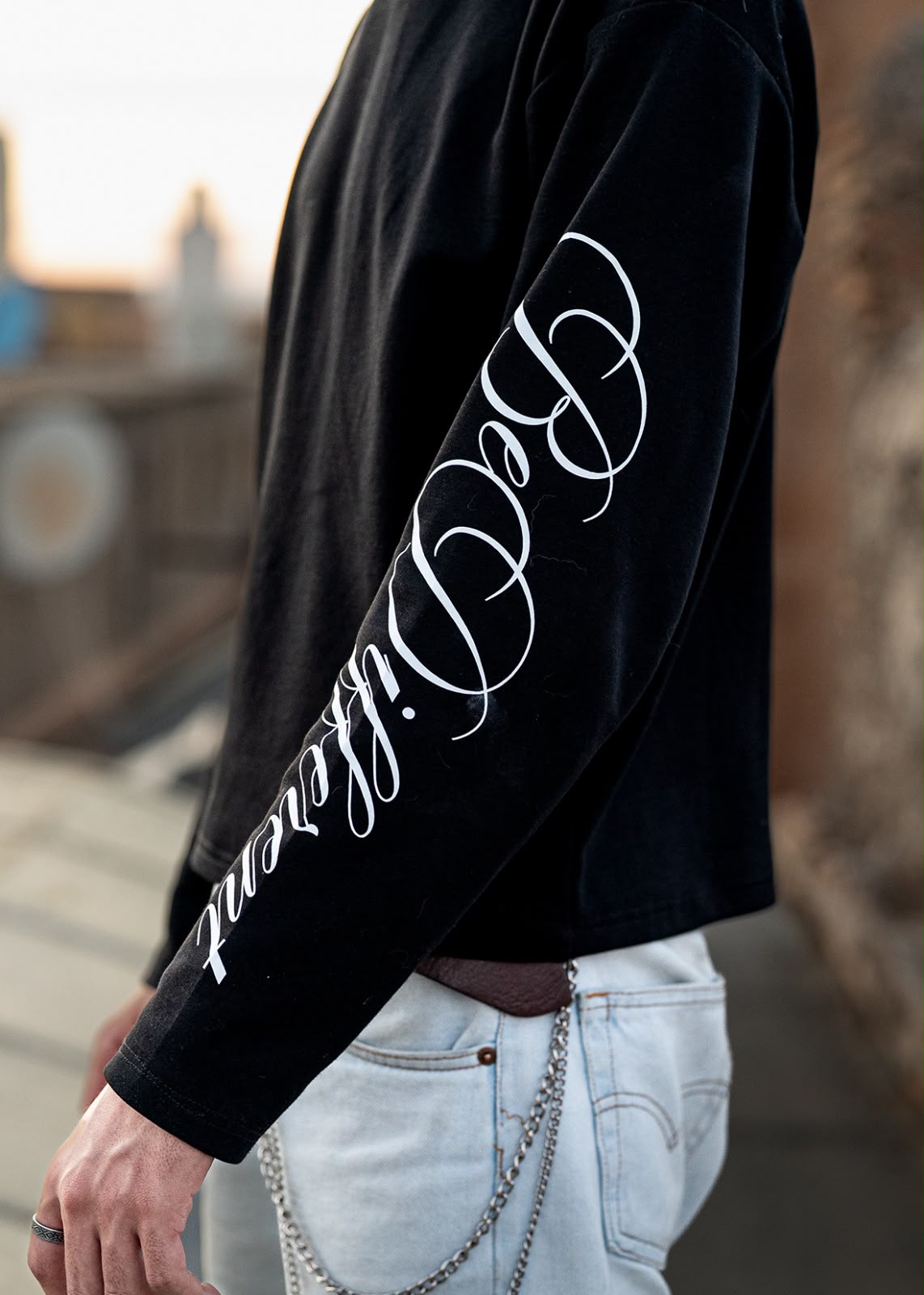 "BEDIFFERENT" LONG SLEEVE